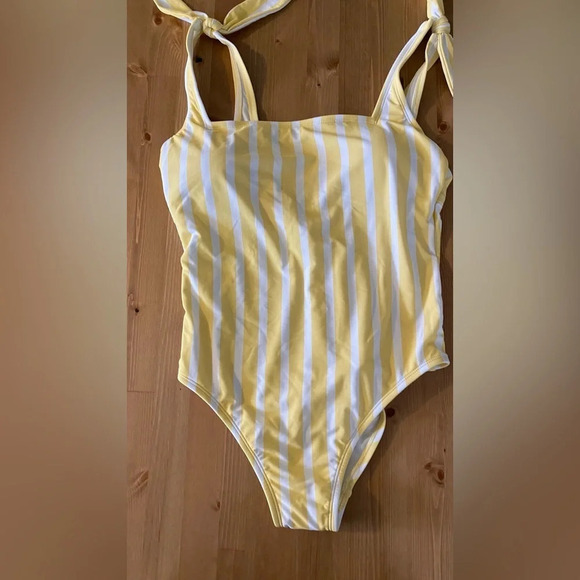 Sz. L Kona Sol Women's Striped Square Neck One Piece Swimsuit Yellow (JJ3) - Picture 14 of 15